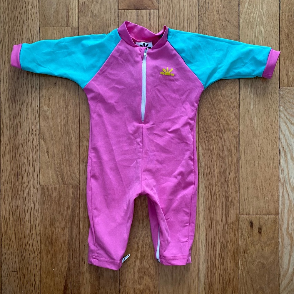 No Zone sun protective wetsuit 0-6 months - Picture 3 of 3